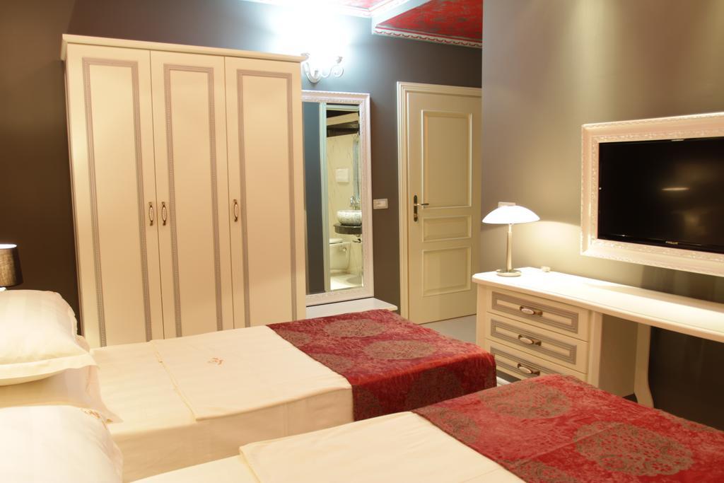 Hotel Boutique Vila Fernando Tirana Habitación foto